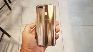 Qnc jelly gamat warna gold merupakan sebuah produk herbal kekinian yang terbuat dari bahan alami yaitu gamat emas asli untuk menyembuhkan berbagai jenis penyakit secara alami tanpa. Hands On Oppo A7 Warna Gold Nya Mewah Youtube