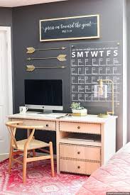 11 Cute Apartment Ideas On A Budget Home Office Design First Apartment Decorating College Apartment Diy