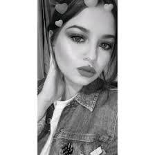 Gloria Ruelas's Instagram, Twitter & Facebook