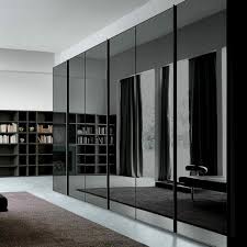 Sliding wardrobe doors are a great space saver where there just isn't enough room to swing a hinged door. Der Kleiderschrank Mit Spiegel Ein Nutzliches Mobelstuck Fur Jedes Zimmer Kleiderschrank Design Produktdesign Kleiderschrank Mit Spiegel