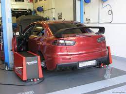 Sme dodávatelia a distribútori značkových doplnkových dielov. Chip Racing Cars On Dyno Chip Racing