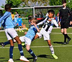 Cristiano ronaldo vs cristiano junior ● fashion style! Kempen Cup Stars Von Morgen Wie Cristiano Ronaldo Junior Zaubern Am Ball