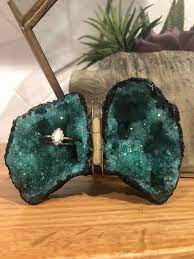 Excited To Share This Item From My Etsy Shop Emerald Green Geode Ring Box Butterfly Hinge Geod Wedding Ring Jewelry Box Proposal Ring Engagement Geode Ring