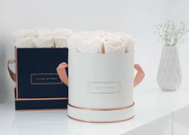Rosen in der box sind außergewöhnliche geschenkidee. The Rose Gold Collection Fleurs De Paris