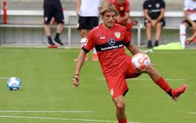 Borna sosa (stuttgart) du pied gauche depuis le point de penalty. Bt2es2seobsvem