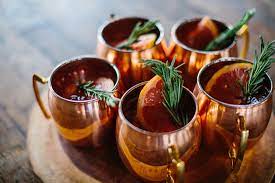 I love the bright flavor of a classic moscow mule (vodka, ginger beer and lime juice) in the summer. Michigan Wedding Moscow Mule Mittenweddingsandevents Com