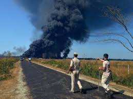 Free fire is the ultimate survival shooter game available on mobile. India Two Fire Fighters Dead Houses Damaged In Assam Oil Well Inferno India Gulf News