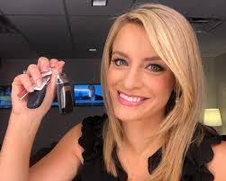 Linda Kinkade's Instagram, Twitter & Facebook