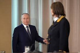 US tells Zelensky to 'tone down the criticism and sign that deal' and  'refuses to sign UN resolution supporting Ukraine's territorial integrity  and condemning Russian aggression' | Daily Mail Online