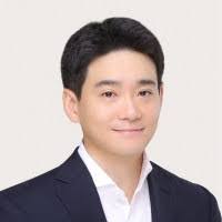 Marvin Ryan's Instagram, Twitter & Facebook