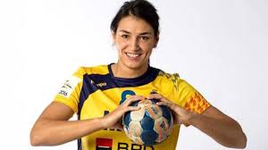 Cristina neagu a été déterminante pour son équipe, terminant à la fois meilleure arrière gauche, meilleure marqueuse et meilleure passeuse9. Hand La Liste Des 5 Nommees Pour Le Titre De Meilleure Joueuse Du Monde 4