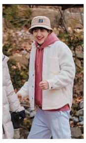 Dengan outfit yang keren, selebriti korea juga memiliki gaya rambut yang oke punya. Aishya H Aishyaluthfi Profil Pinterest