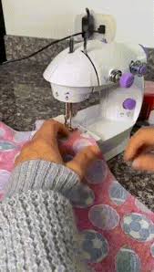 MAQUINA DE COSER CON TABLA – DISTRIBUIDORA COMERCIAL DH S.A.S