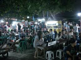 Pasar malam yang seluas satu blok ini menyediakan makanan khas taipei yang murah dan tentunya lezat loh! Suasana Pasar Malam Di Gili Trawangan Tempat Makan Nih Aufnahme Von Gili Trawangan Night Market Tripadvisor
