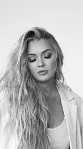 Alexis Whitmire's Instagram, Twitter & Facebook