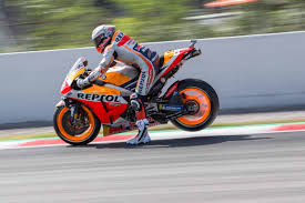 Photos Grand Prix De Catalogne Motogp Ca Freine Fort Paddock Gp Grand Prix Moto Valentino Rossi Sports Mecaniques