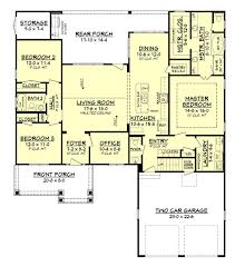 An average living room has enough space to move around and to fit in a number of furniture, so the actual bedroom dimensions might vary from 9' x 9' to 17' x 17' or even more deepening on a size of a house and personal preferences. How Much Square Footage Do I Need For A New Home