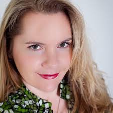 Shelley Dill's Instagram, Twitter & Facebook