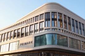 Ripmark Rocco Und Seine Bruder Protestieren Gegen Die Neue Primark Filiale Am Zoo Mit Vergnugen Berlin