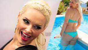 Auf mallorca ist der sommer definitiv angekommen. Daniela Katzenberger Zeigt Ihren Hintern Auf Instagram