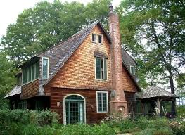 Artist Lark Upson S Arts Crafts Style Cottage In Vermont Hooked On Houses Cottage Cottage Style Storybook Cottage