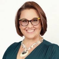 Julie Hartwell's Instagram, Twitter & Facebook