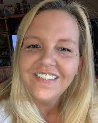 Samantha Krause's Instagram, Twitter & Facebook