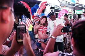 New York City Is Officially Losing Its Mind over Some Naked Ladies in Times  Square | Vanity Fair