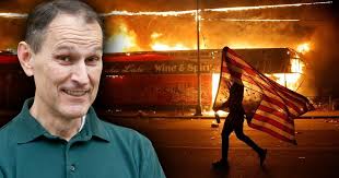 Erik Best 1. díl: Spojené státy se rozpadají. Hrozí jim chaos a možná i  totalita, potom vznikne nový stát