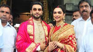 Ranv.deepika x wedding x wedding video x deepika ranveer wedding x deepika dance on her marriage x marriage pics of deepika x ranveer and.deepika padukone xdeepika share first pictures. Deepika Padukone Wears A Bridal Sabyasachi Sari On Her First Anniversary Vogue India