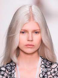 Gigi Hadid Tried Icy White Platinum Hair On For Size And Looks Epic In 2021 Light Blonde Hair Blonde Hair Pale Skin White Blonde Hair