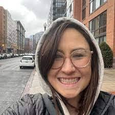 Heather Halverson's Instagram, Twitter & Facebook