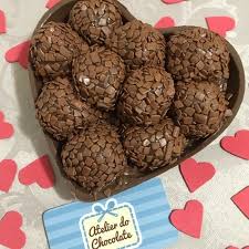 Caixa Para Coração Gourmet De Colher Pin De Aniara Mendes Em Ovo De Pascoa Gourmet Coracoes De Chocolate Chocolate Lembranca Dia Dos Namorados