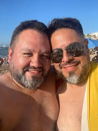 Can't wait to get out of the Windy City and get my Beef Dipped for the  first time in a few weeks! What are some must do and sees while in PV?! |