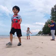 Liburan ke bali sangat identik dengan tempat wisata pantai pasir putih, salah satunya objek wisata pantai kuta bali. Pantai Tok Bali Destinasi Wajib Singgah Kami Bila Pulang Ke Kampung