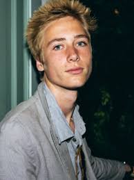 TGIF: Half ready to rock, half ready to roll... straight into my bed…. 😎🛀  #LivingMyBestBathrobeLife 📰: @vogueaustralia @voguemagazine 📸:  @carinbackoffphoto