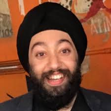 Walking to Trader Joe's is fun! And there's always friends and neighbors in  line at the Albee square Trader Joe's