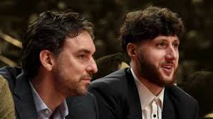 THE BILLBOARD MAN A fan lived