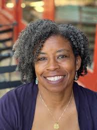 Lisa Bunker's Instagram, Twitter & Facebook