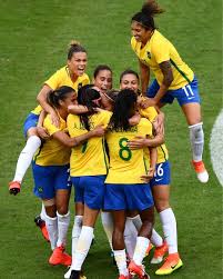 Seleção feminina bate rússia por 3 a 0 com protestos dentro e fora de campo 11/06/2021 17h48. Glamour Brasil On Instagram O Futebol Feminino Internacional Acaba De Fazer U Selecao Brasileira De Futebol Feminino Futebol Feminino Brasil Futebol Feminino