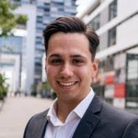 Alexander Kuss's Instagram, Twitter & Facebook