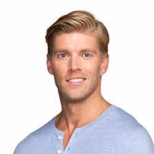 Kyle Cooke's Instagram, Twitter & Facebook