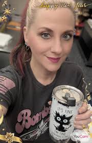 Happy New Year's Eve CafFriends 🎊 my husband is officially only around  23-28 days away from being home! Hopefully 2025 will be better than this  last year! Be safe whatever you do