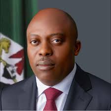 LeaveNoOneBehind BOUCHI NSIRIM WROTE: "AMAECHI 'S DESPERATION You were  governor for 8yrs, minister for 7yrs, you didn't address the issue of  abandoned property, you want the Igbo's to believe your candidate can.