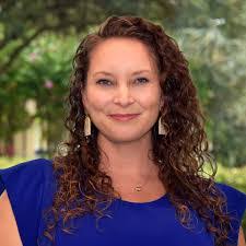 Kelly Kearney's Instagram, Twitter & Facebook