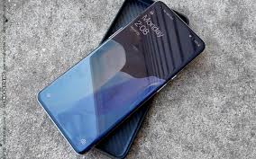 Oneplus has trimmed down the camera bump on the oneplus 9 pro compared to its previous handsets, but it still juts out from the rear of the phone. Xy4z9vfnyuv1wm