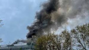 Laut polizei wird in alle richtungen ermittelt. Baby Bei Grossfeuer In Hamburg Eimsbuttel Verletzt Feuerwehr Im Grosseinsatz Deutschland