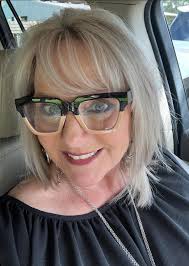 I saw a blonde woman, I think in her twenties,