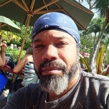 Leon Lowry's Instagram, Twitter & Facebook