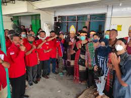 Kami berkolaborasi untuk memagikan takjil dalam rangka lebih menunjukkan rasa toleransi di tengah masyarakat kita, ungkap binarto saat diwawancara kompas tv. Pemuda Batak Pemuda Batak Bersatu Pbb Kota Tebing Facebook